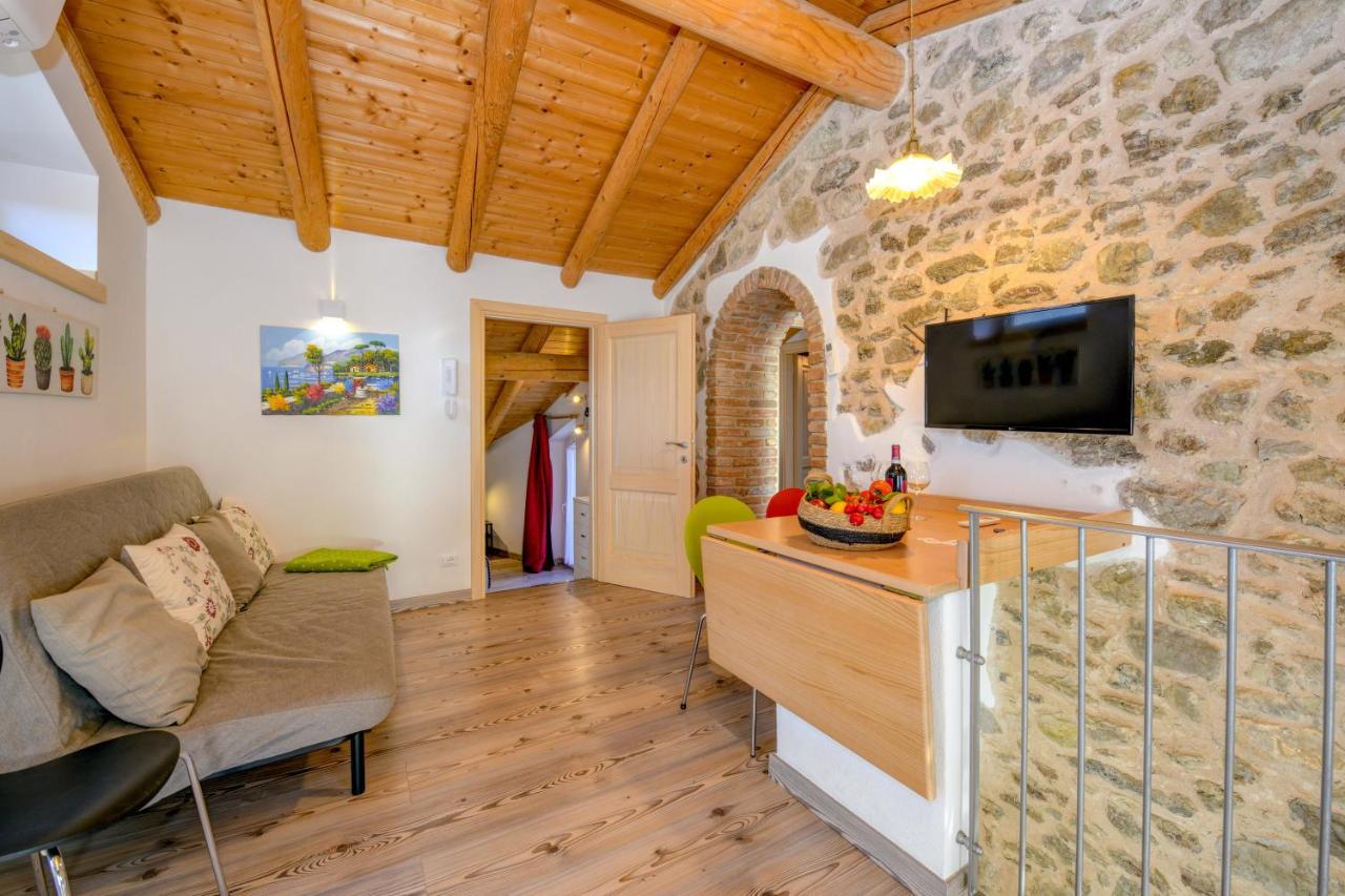Casa Nel Borgo - Il Gufo Appartement Tremosine Buitenkant foto