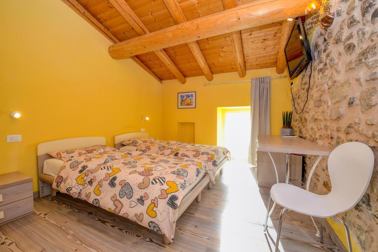 Casa Nel Borgo - Il Gufo Appartement Tremosine Buitenkant foto
